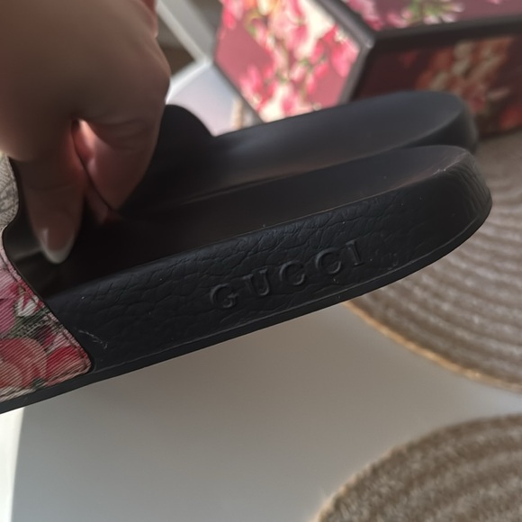 Gucci flora slides! Size 39 - Picture 5 of 9